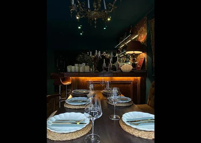 Bar restaurante, licencia C3 en traspaso en Sarriá, Barcelona